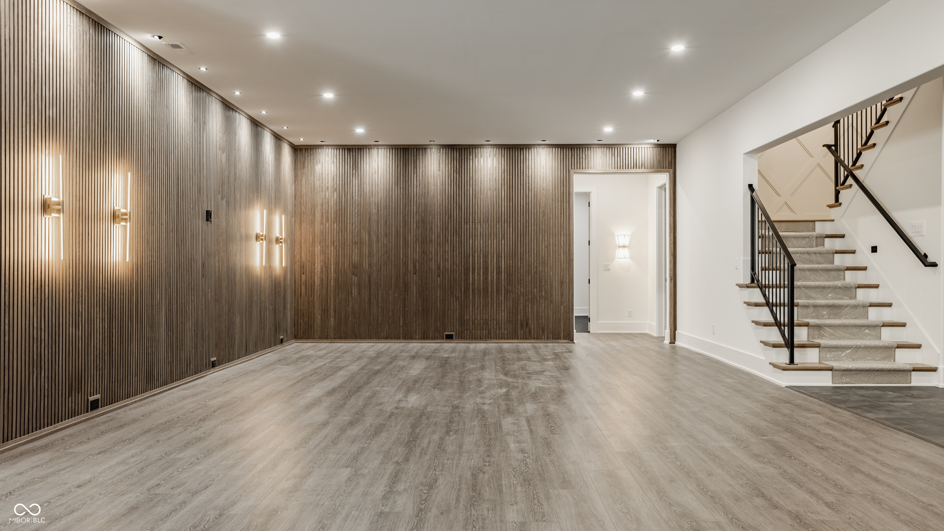 15876 Oak Park