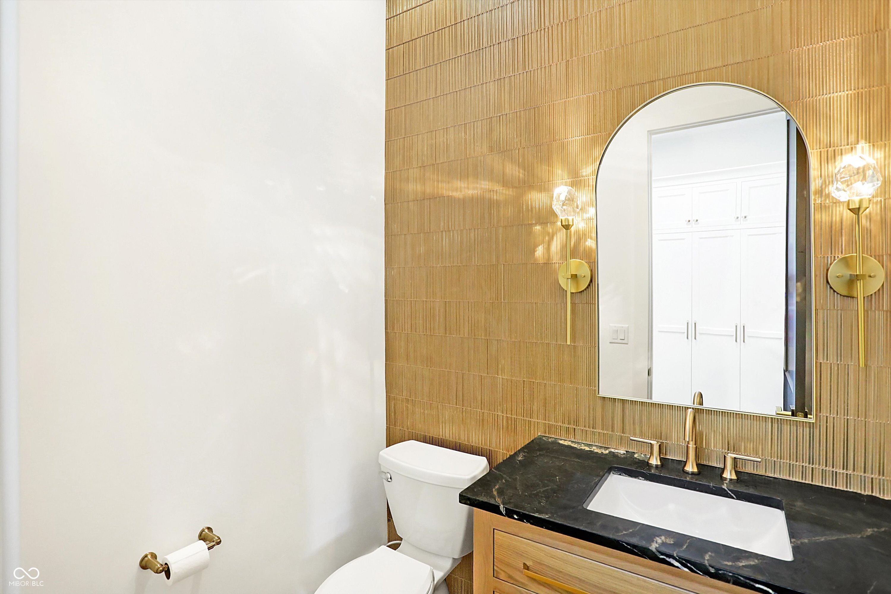 15876 Oak Park