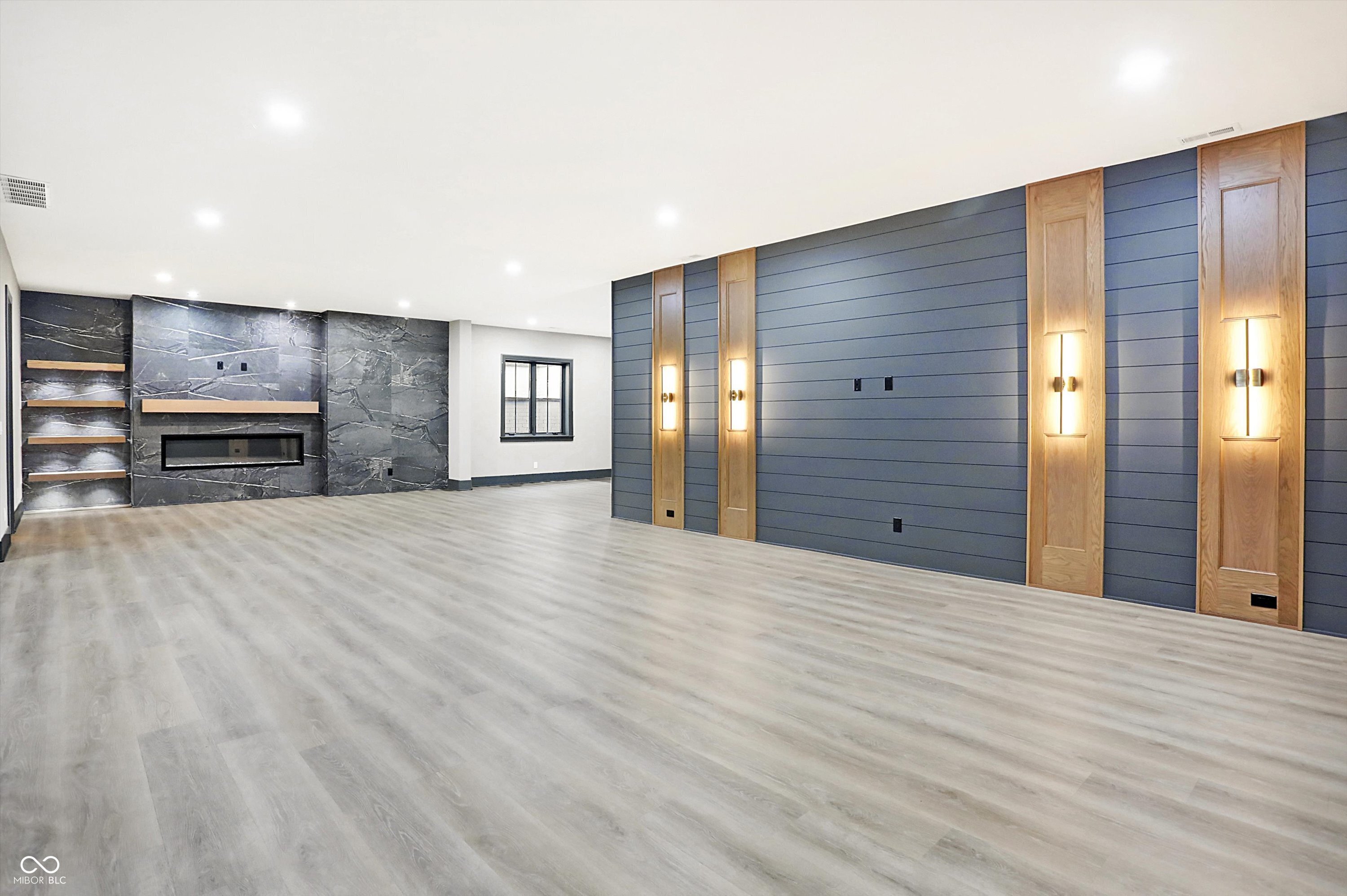 15876 Oak Park