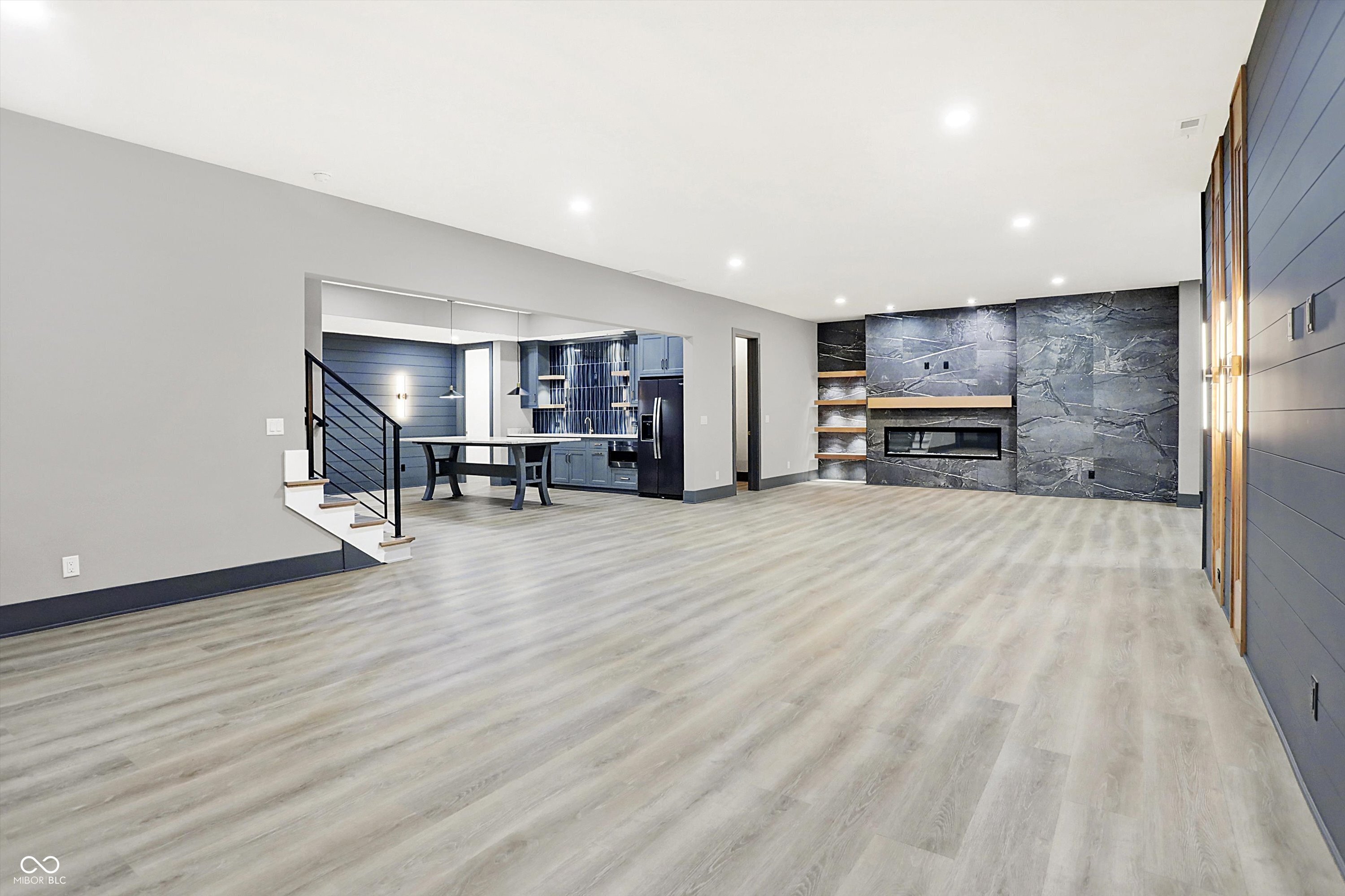 15876 Oak Park