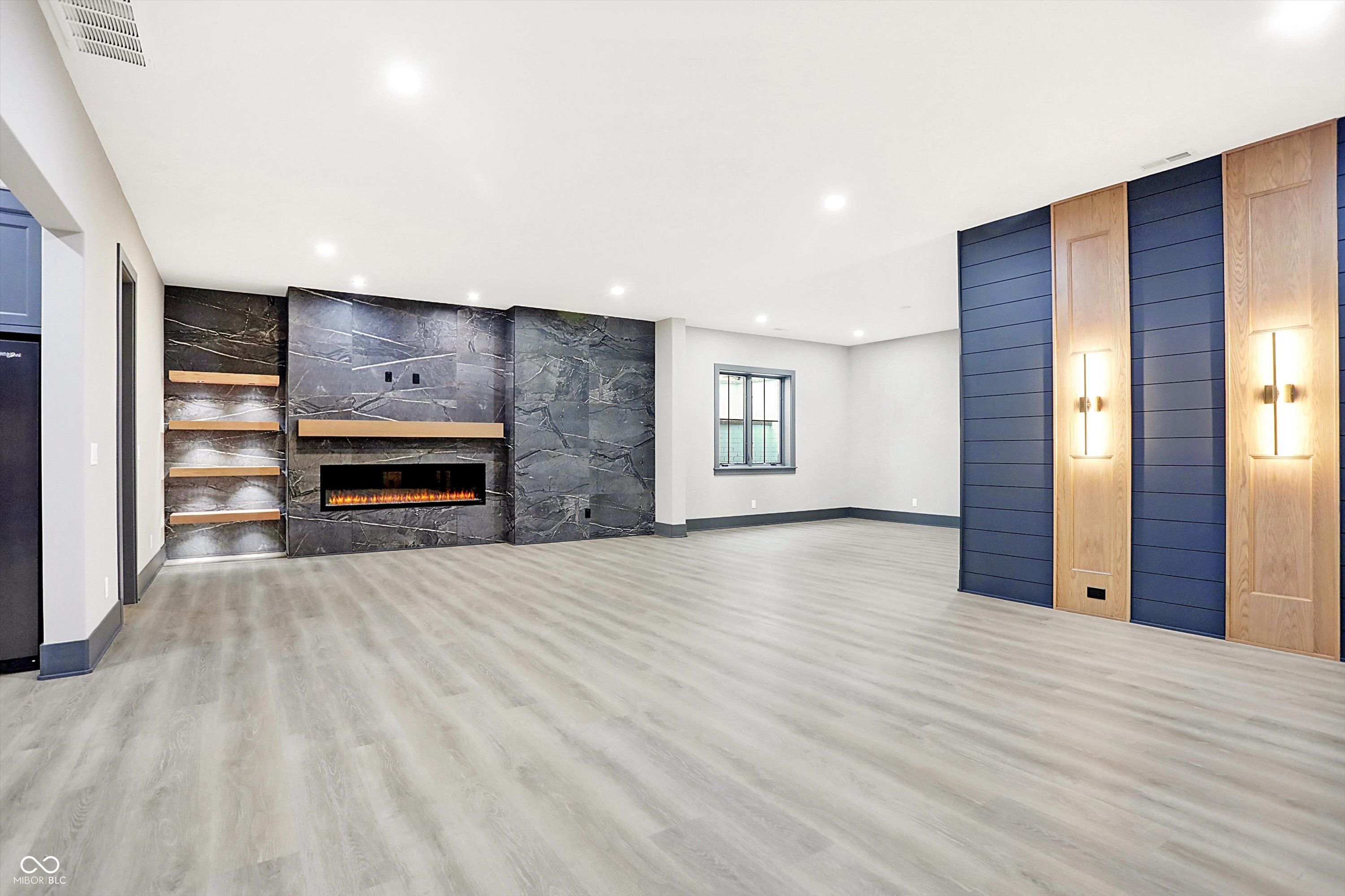 15876 Oak Park