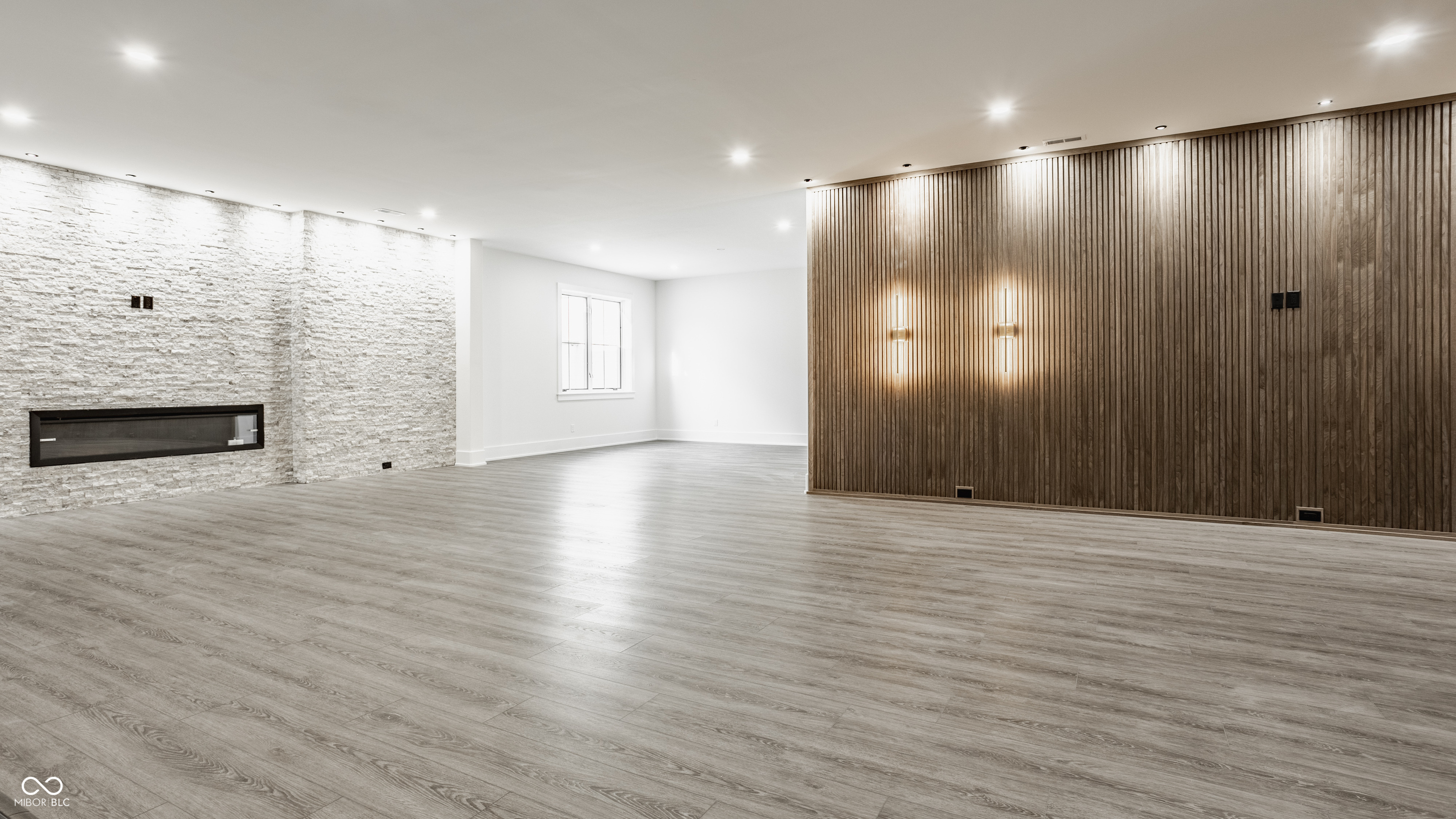15876 Oak Park