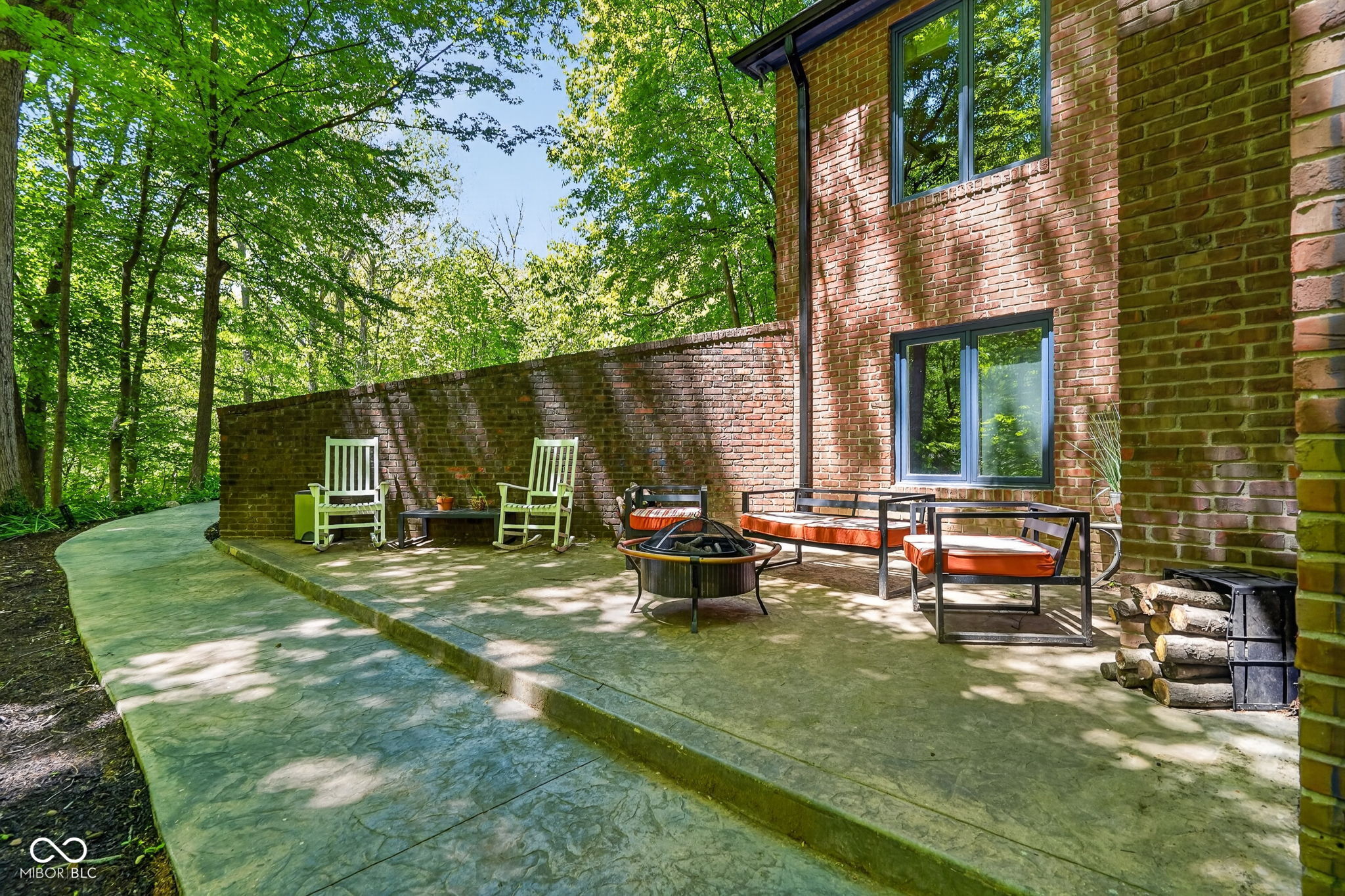 845 Sugarbush Ridge