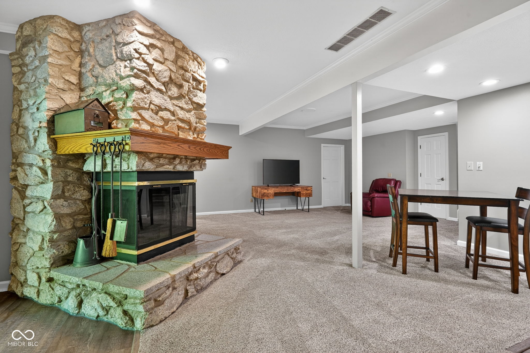 845 Sugarbush Ridge