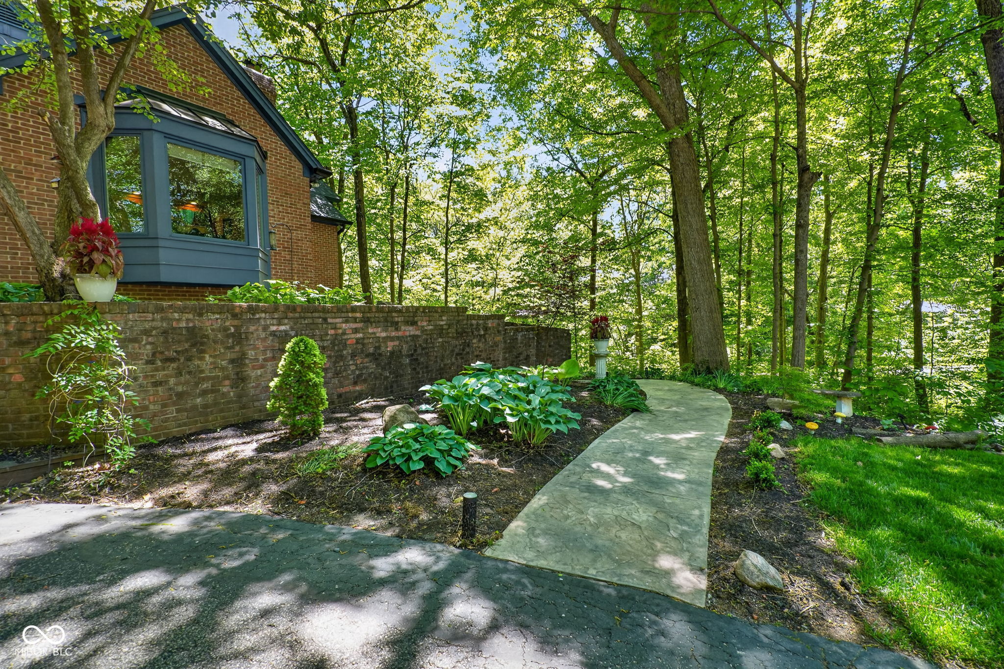 845 Sugarbush Ridge