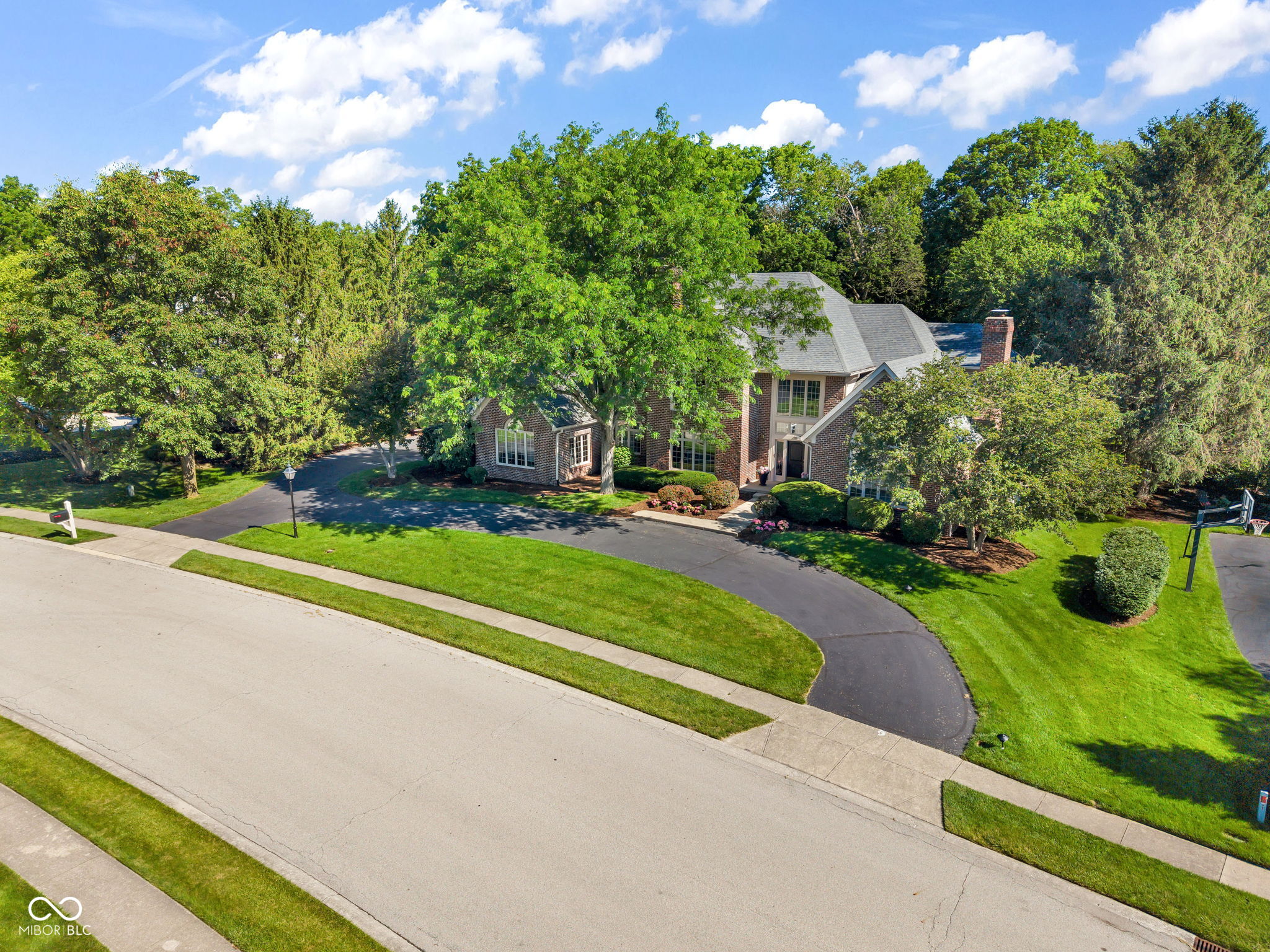 824 Wedgewood Lane
