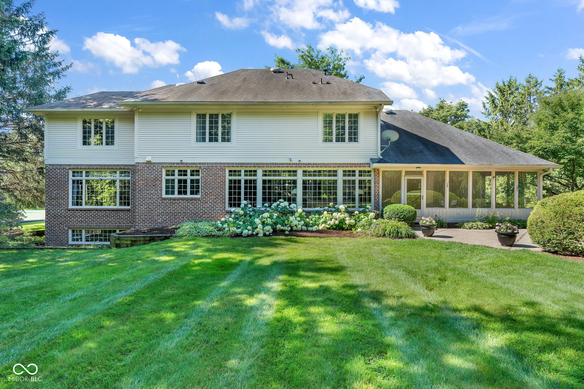 824 Wedgewood Lane