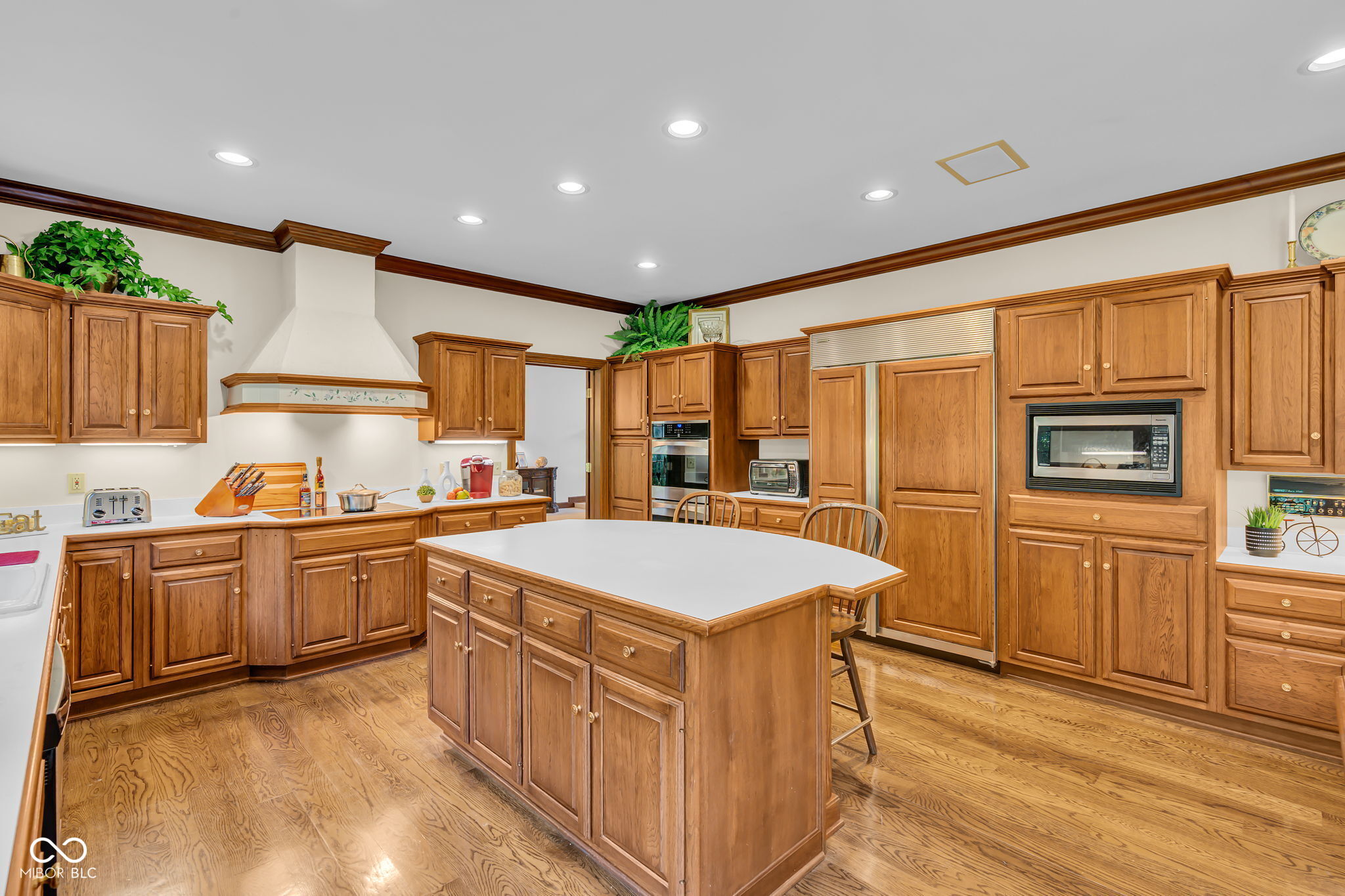 824 Wedgewood Lane