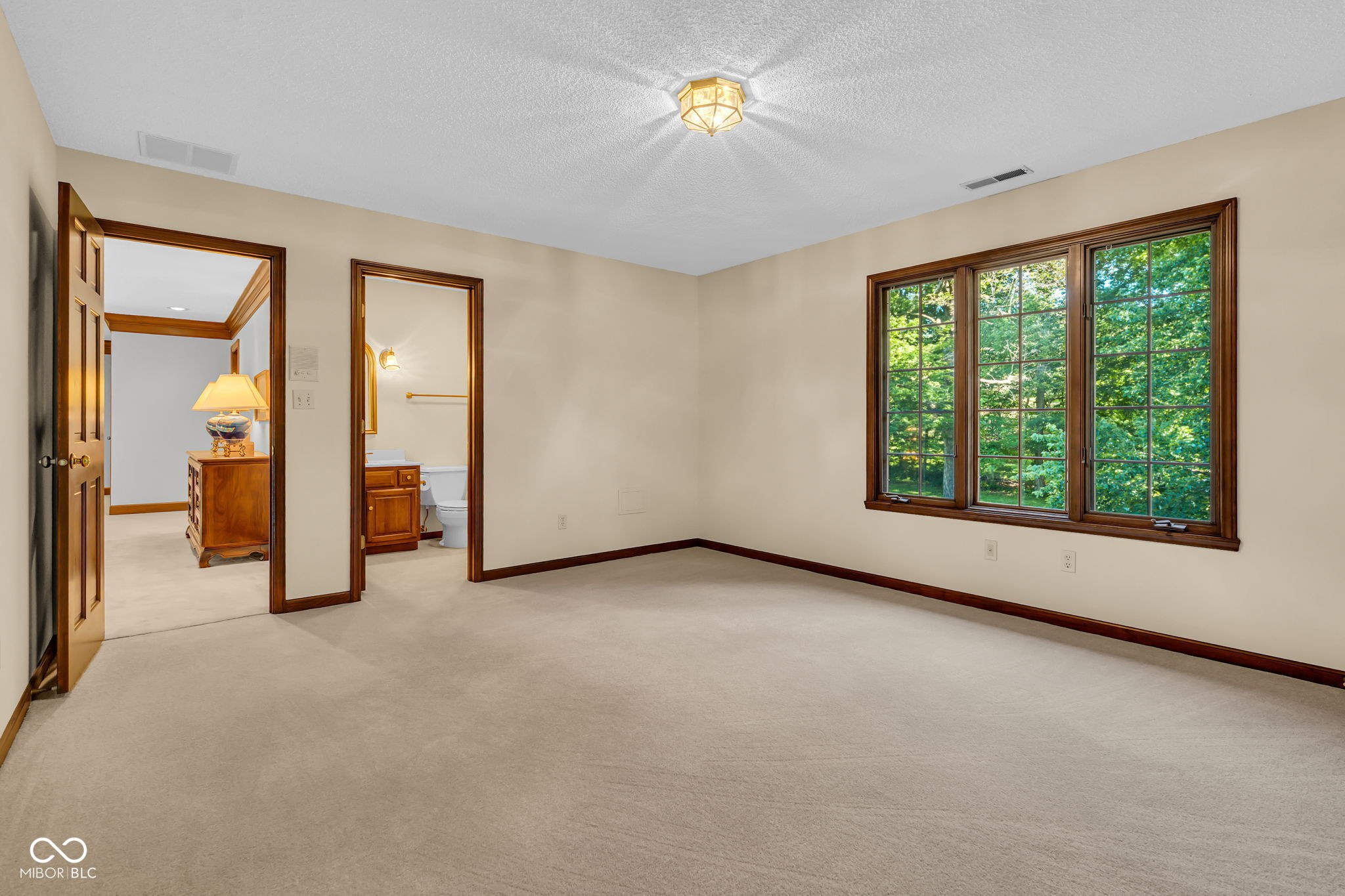 824 Wedgewood Lane