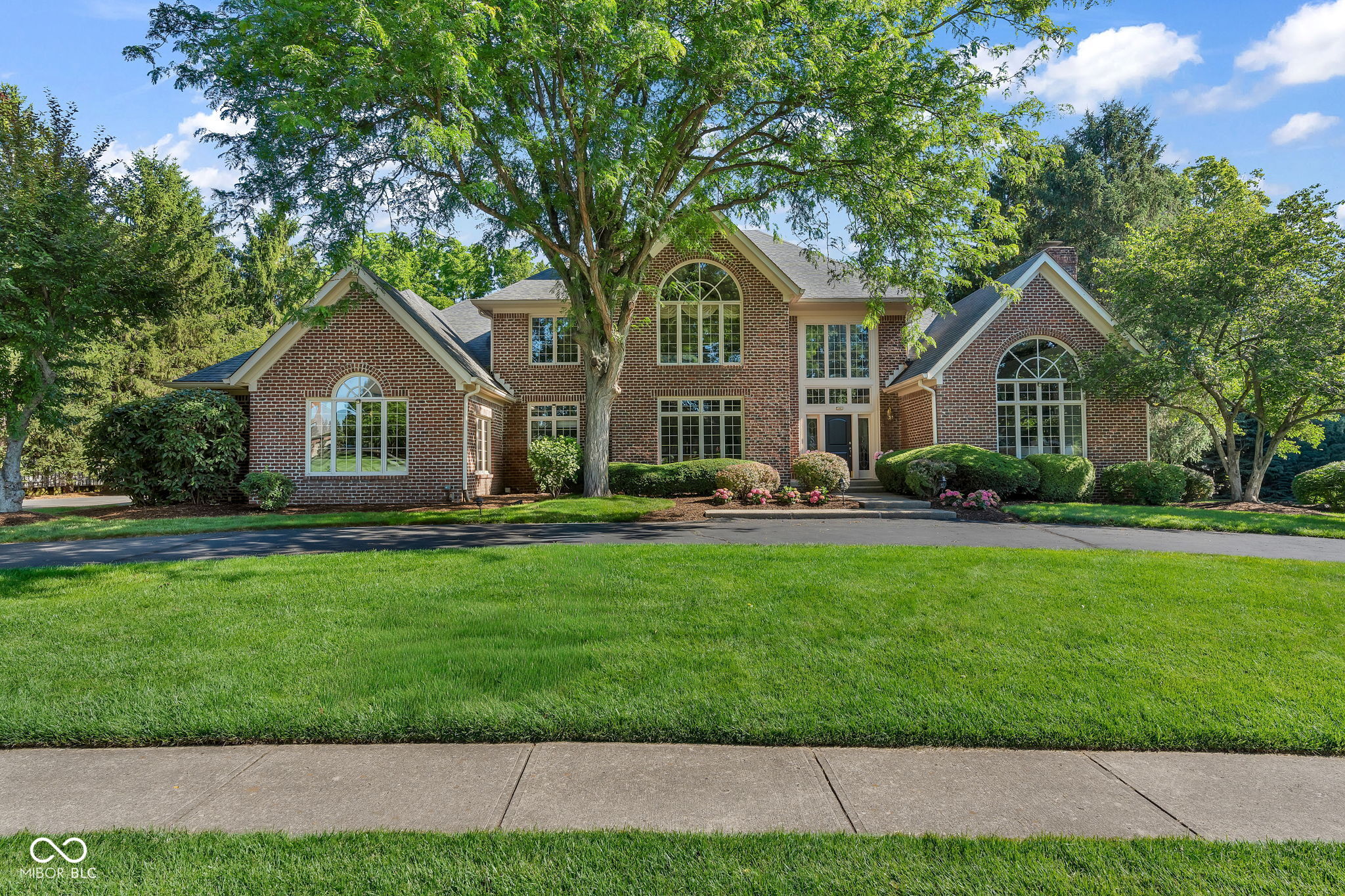 824 Wedgewood Lane