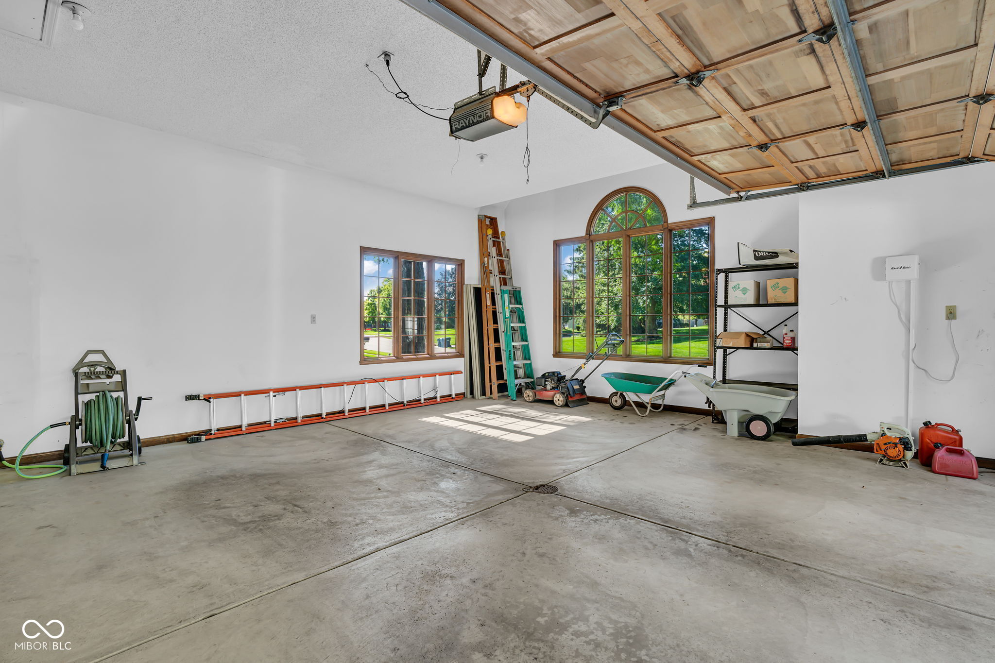 824 Wedgewood Lane