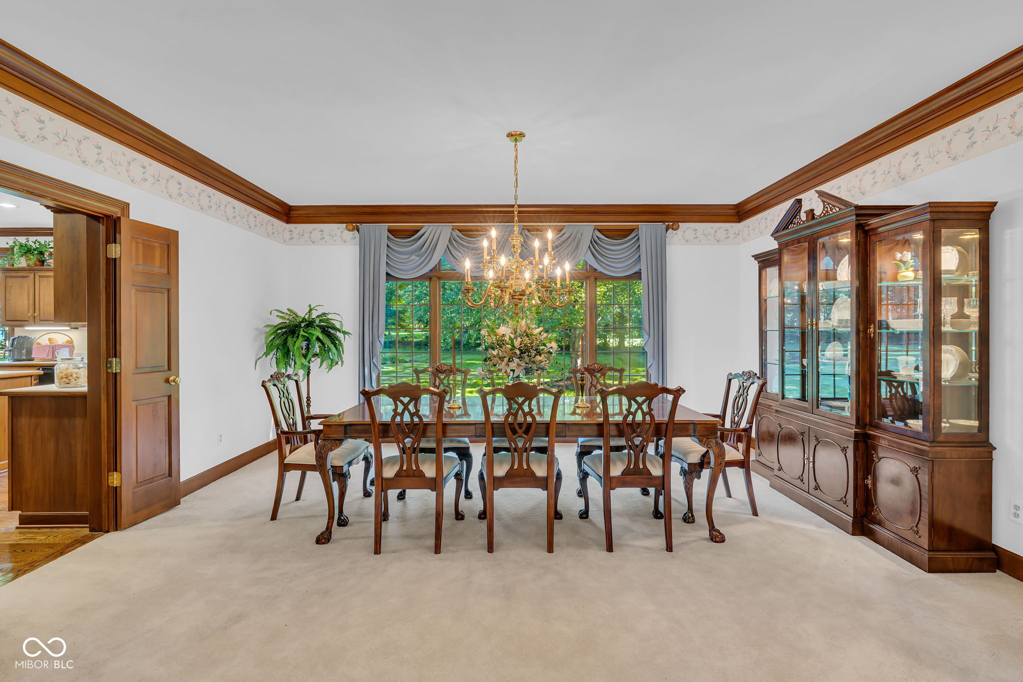 824 Wedgewood Lane