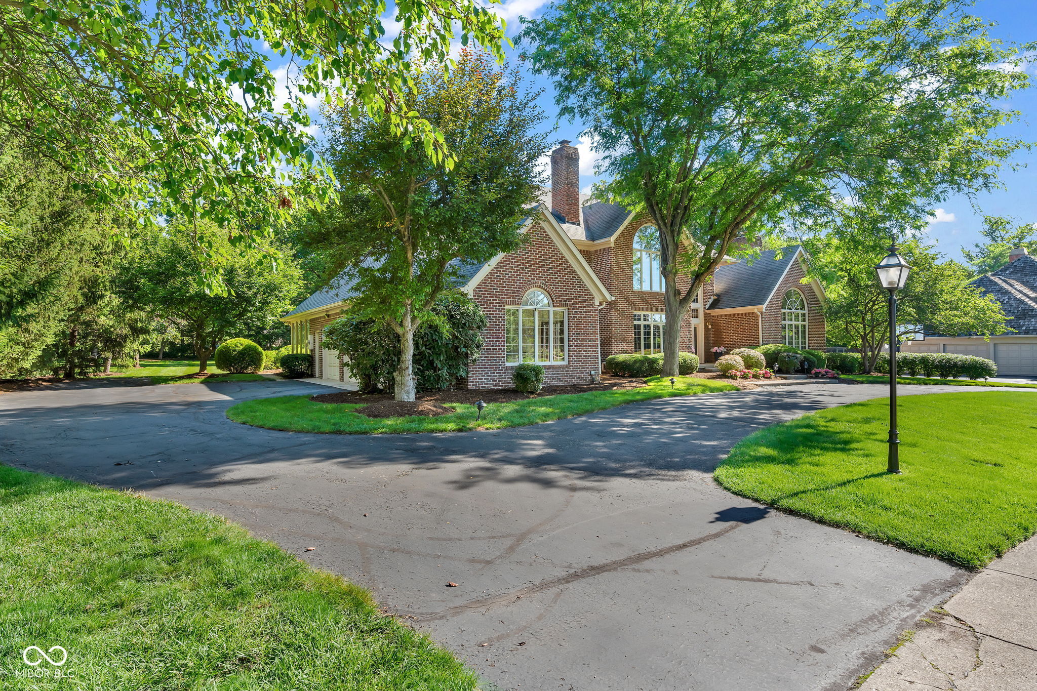 824 Wedgewood Lane