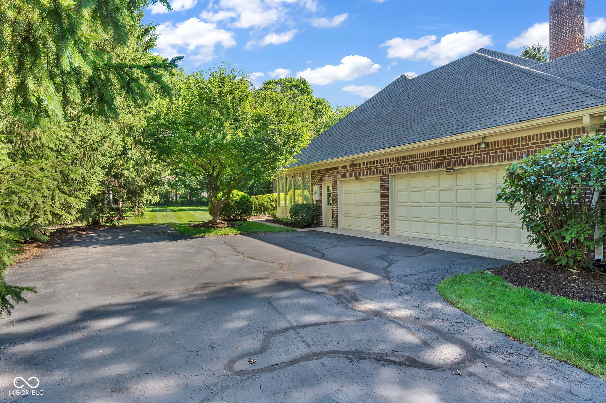 824 Wedgewood Lane
