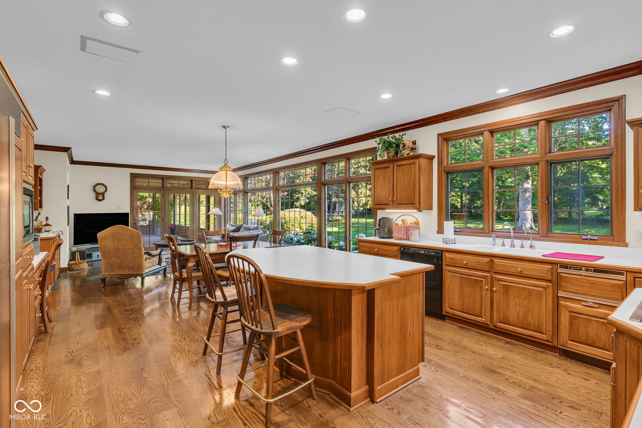 824 Wedgewood Lane
