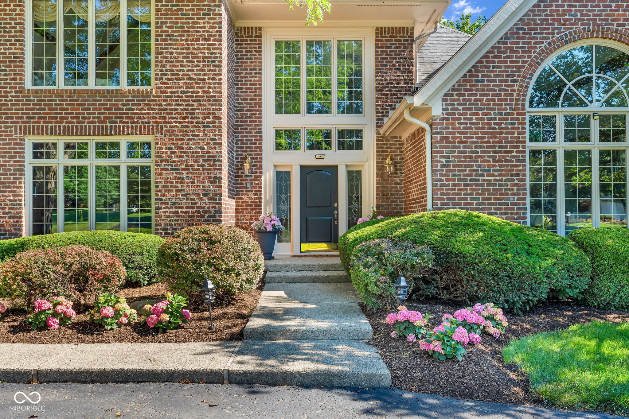 824 Wedgewood Lane