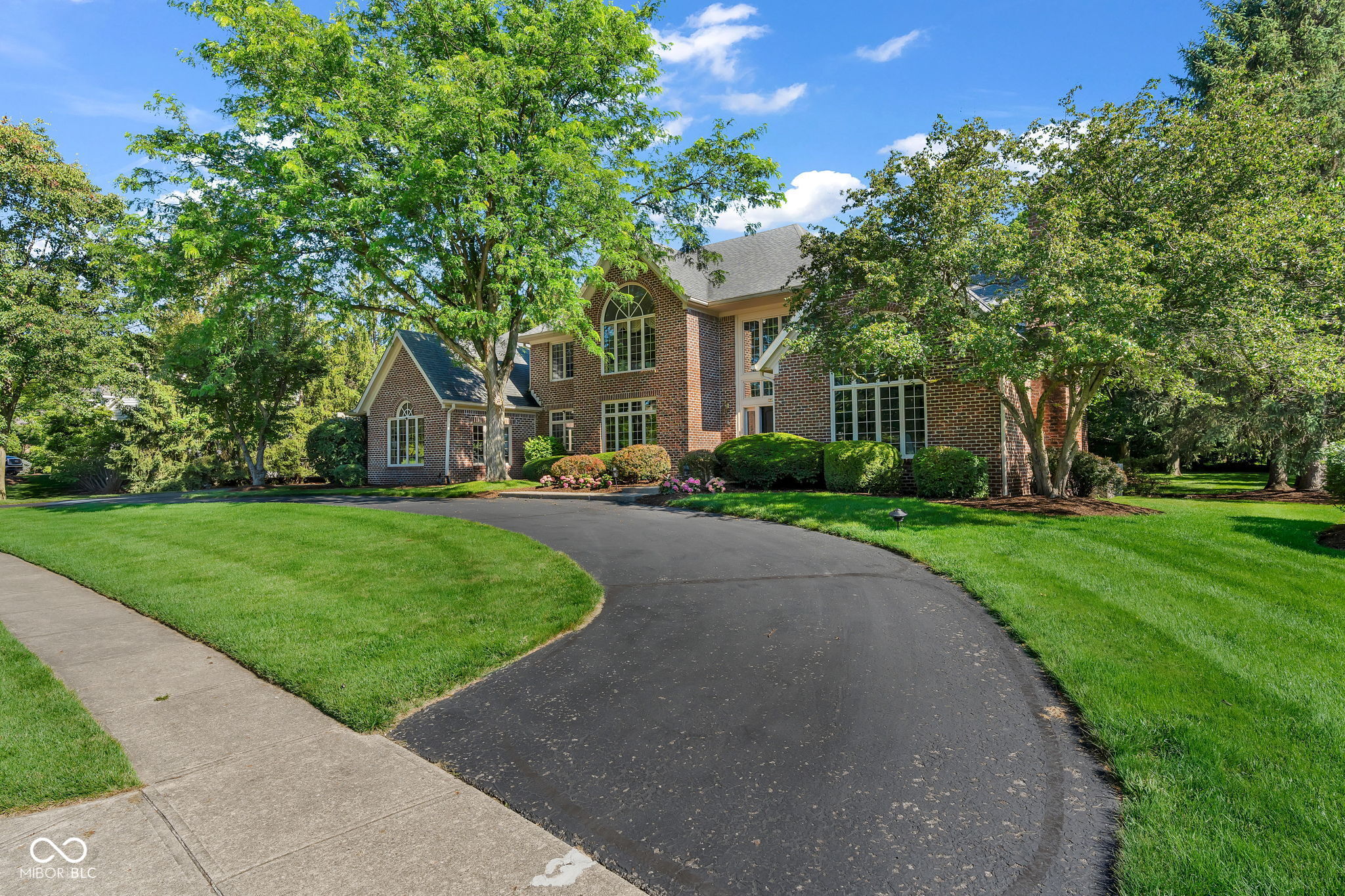 824 Wedgewood Lane
