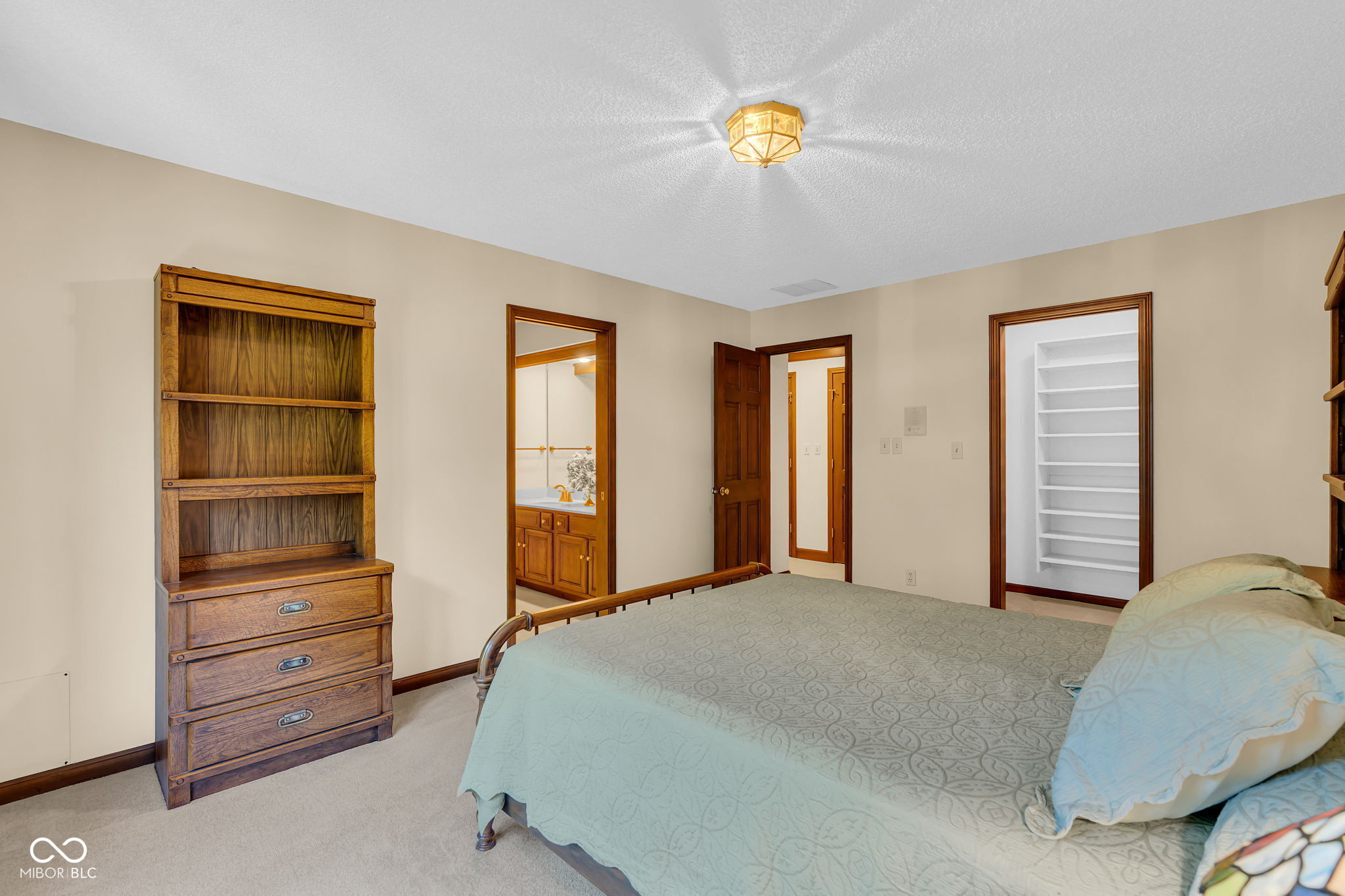 824 Wedgewood Lane