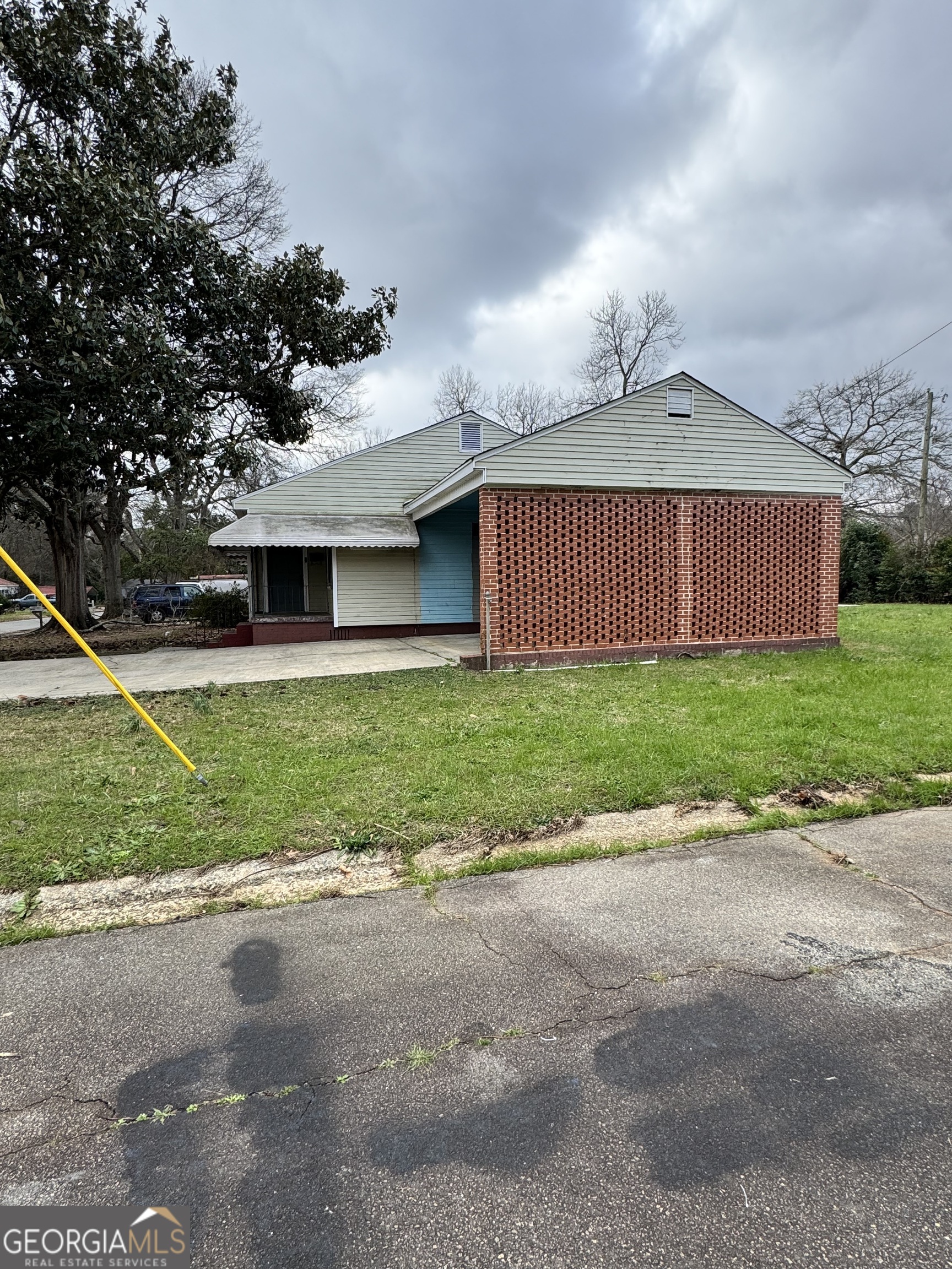 201 Meadowdale Drive
