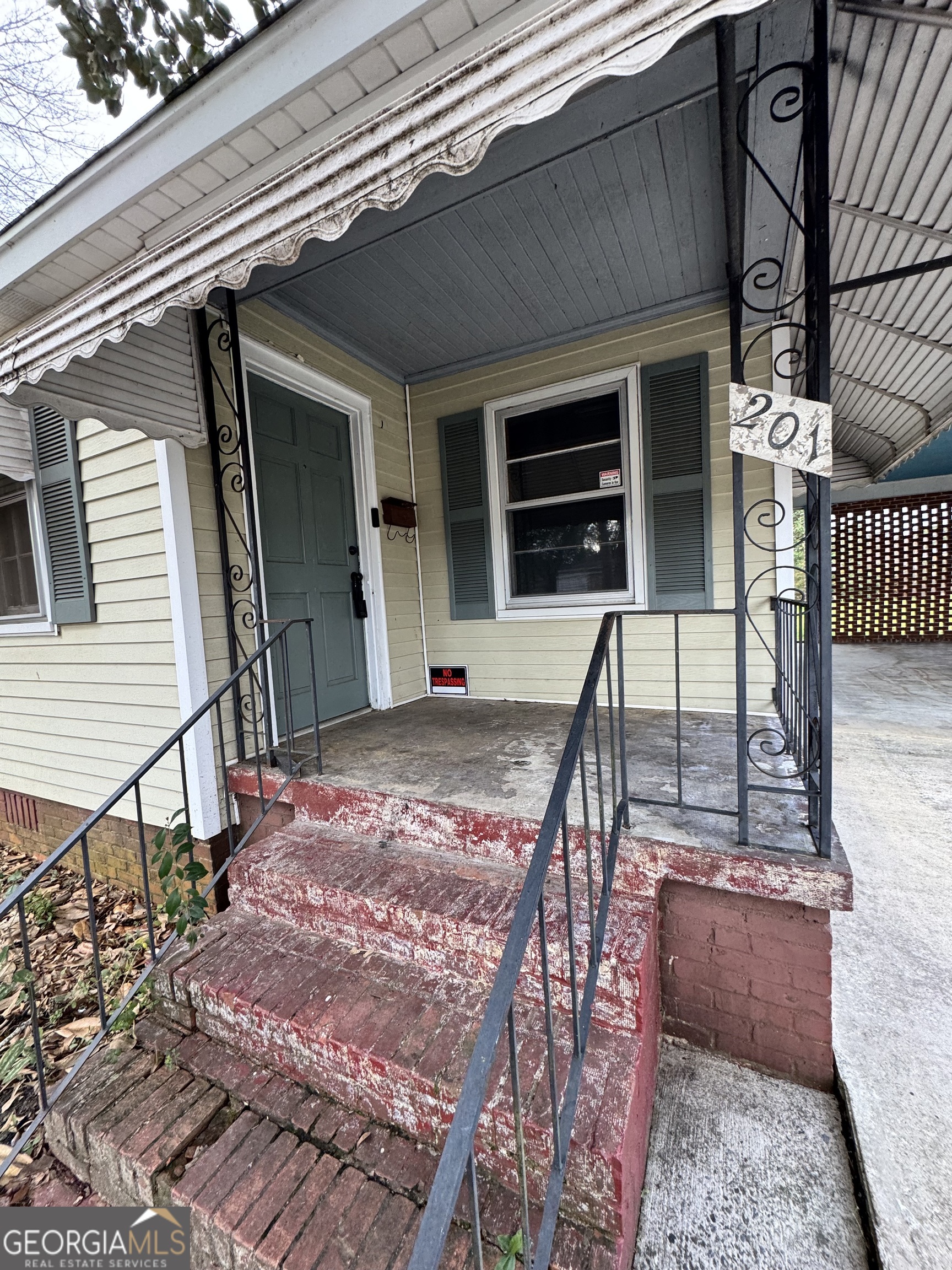 201 Meadowdale Drive