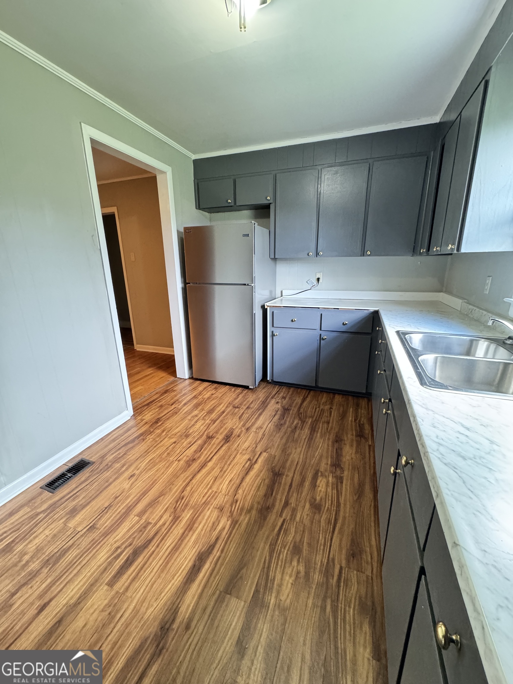 201 Meadowdale Drive