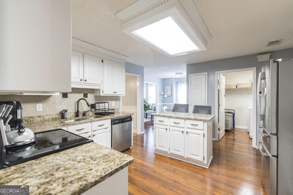 123 Galaxy Avenue