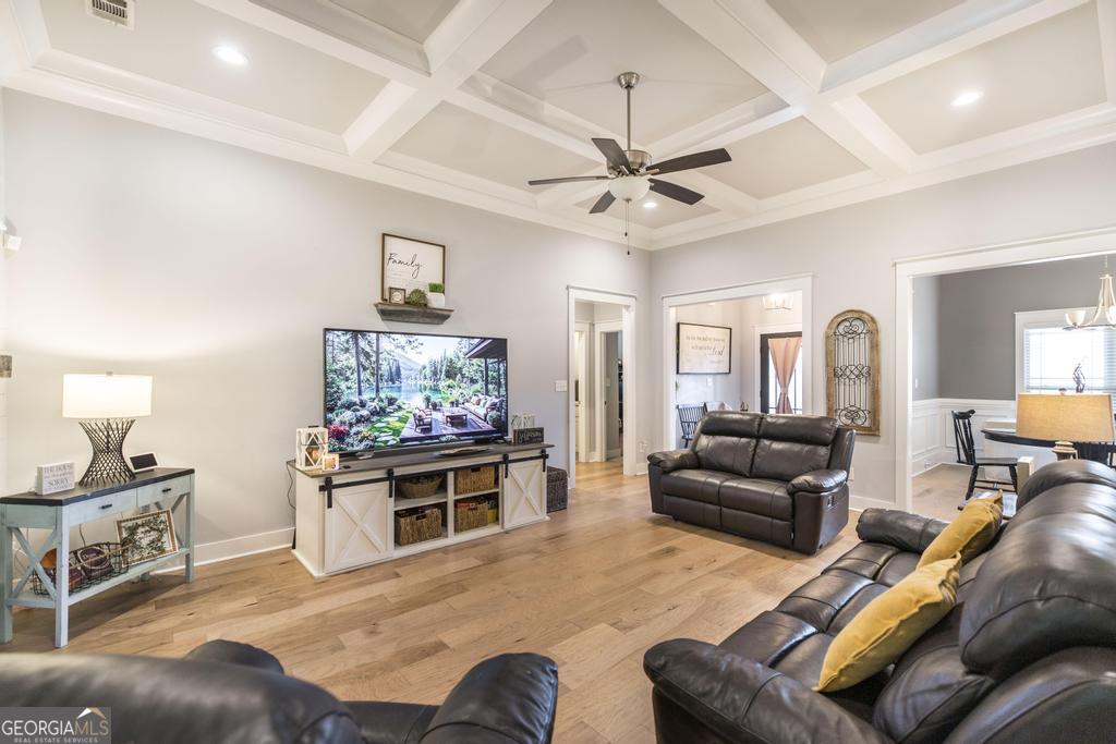 306 Rustic Live Oak Trail