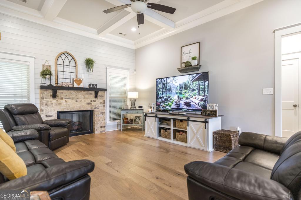 306 Rustic Live Oak Trail