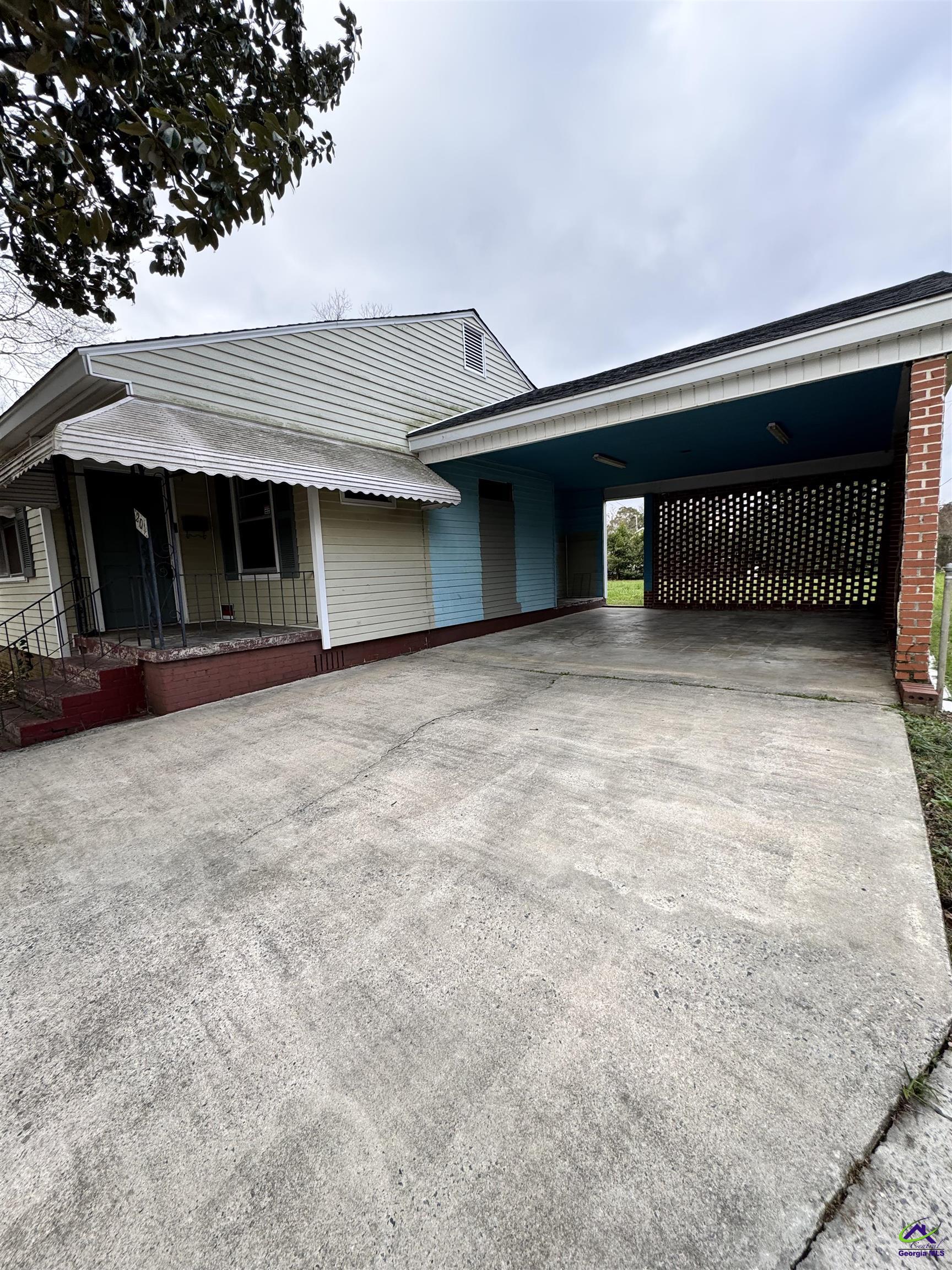 201 Meadowdale Drive