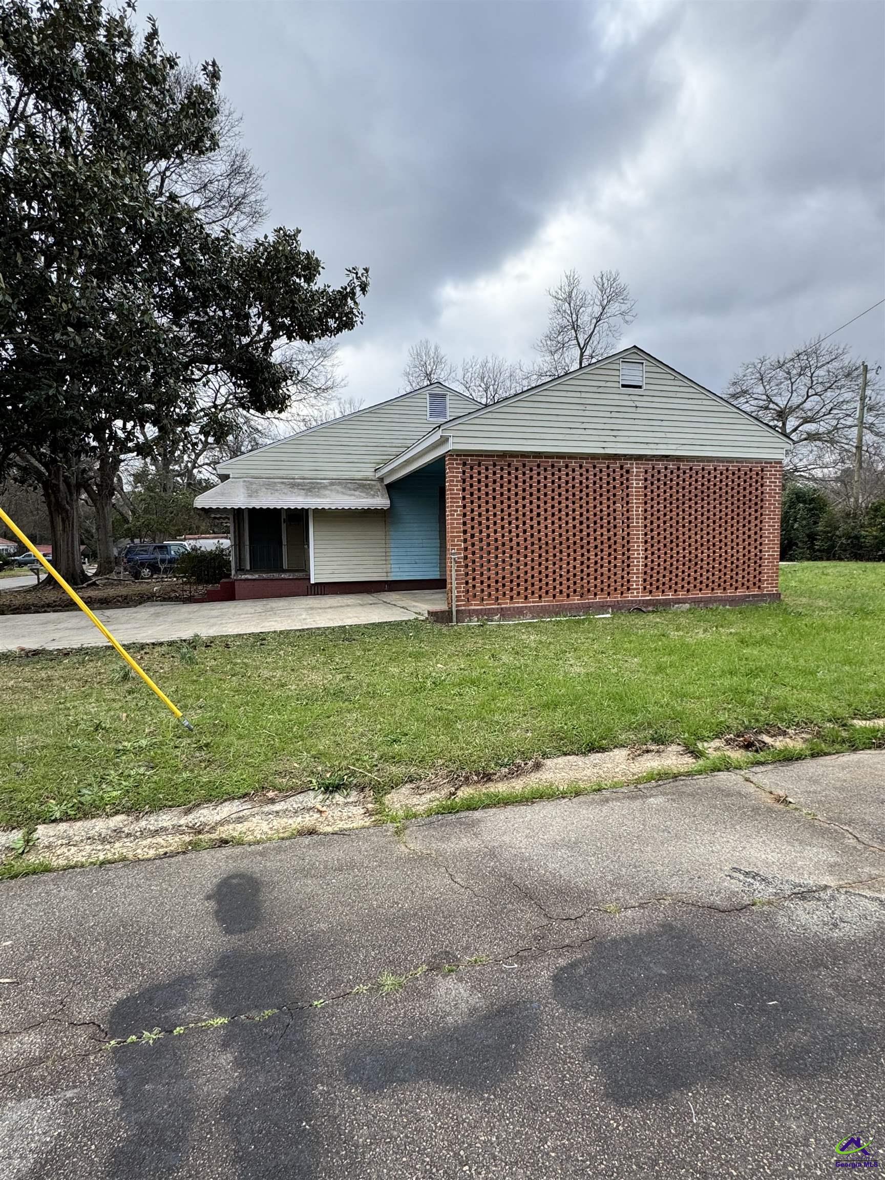201 Meadowdale Drive