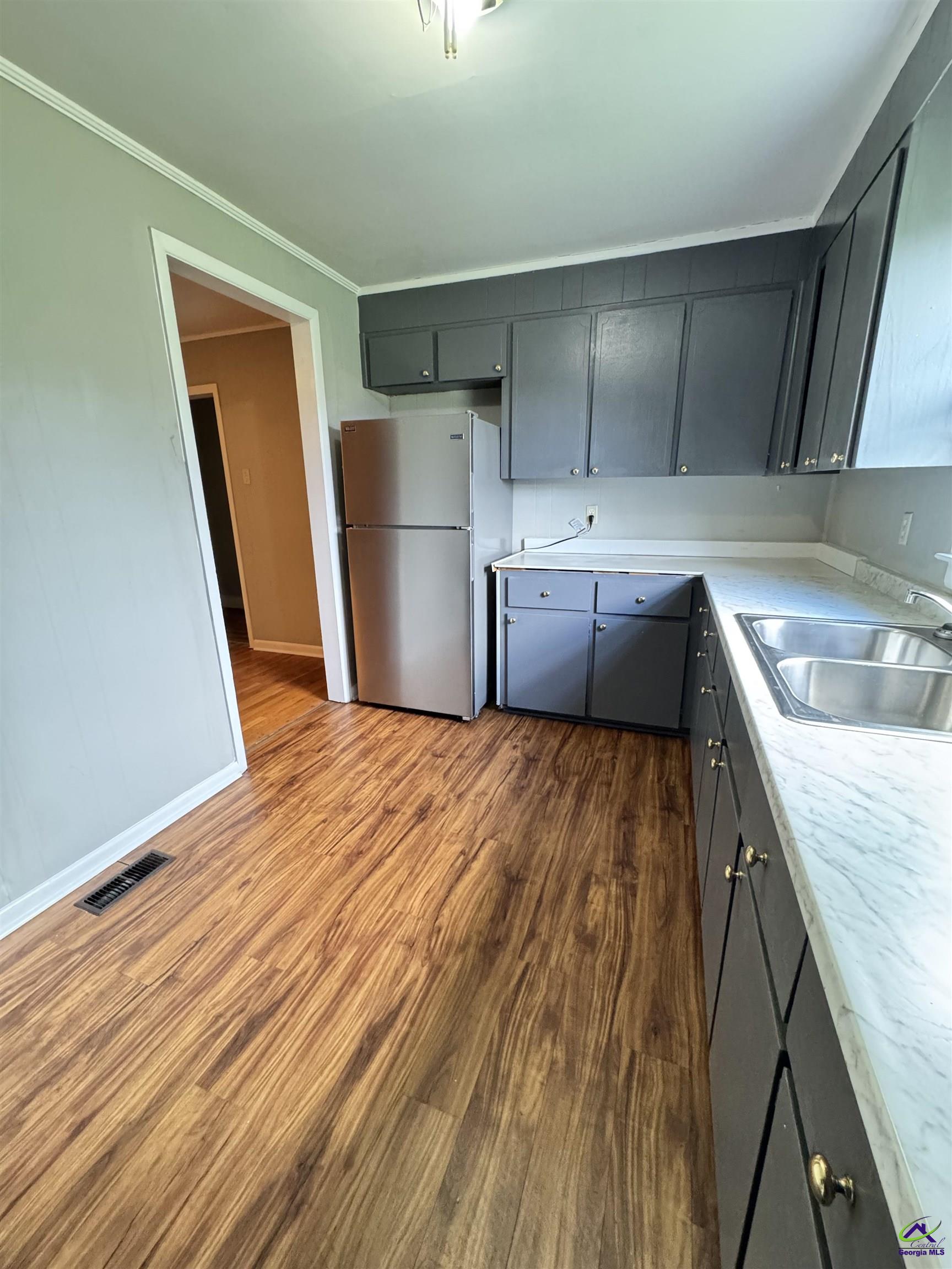 201 Meadowdale Drive