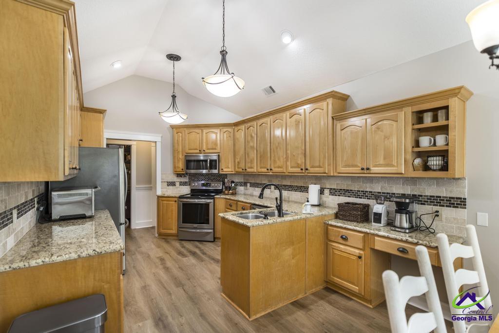 212 Cohen Court
