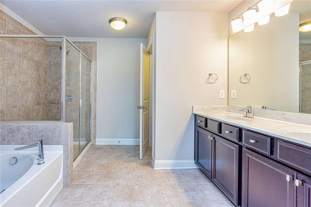 2808 White Oak Lane