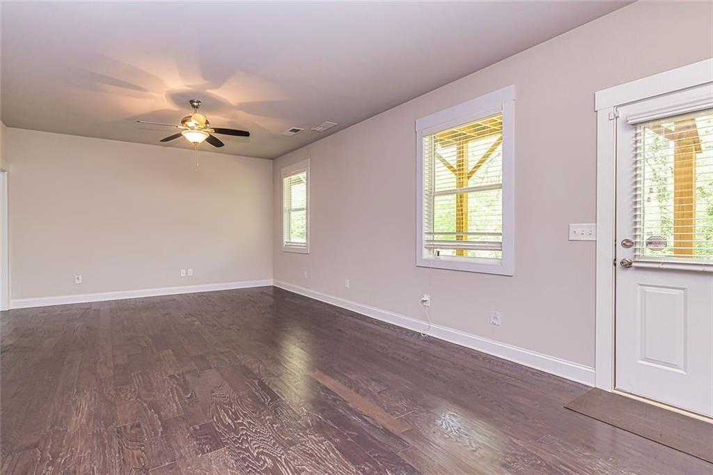 2808 White Oak Lane