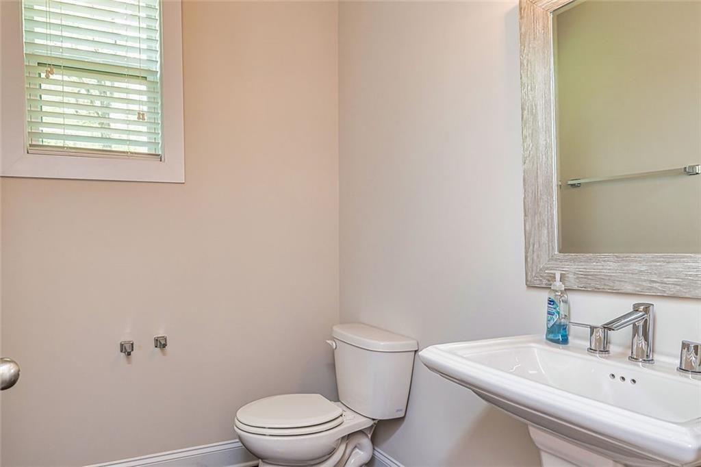 2808 White Oak Lane