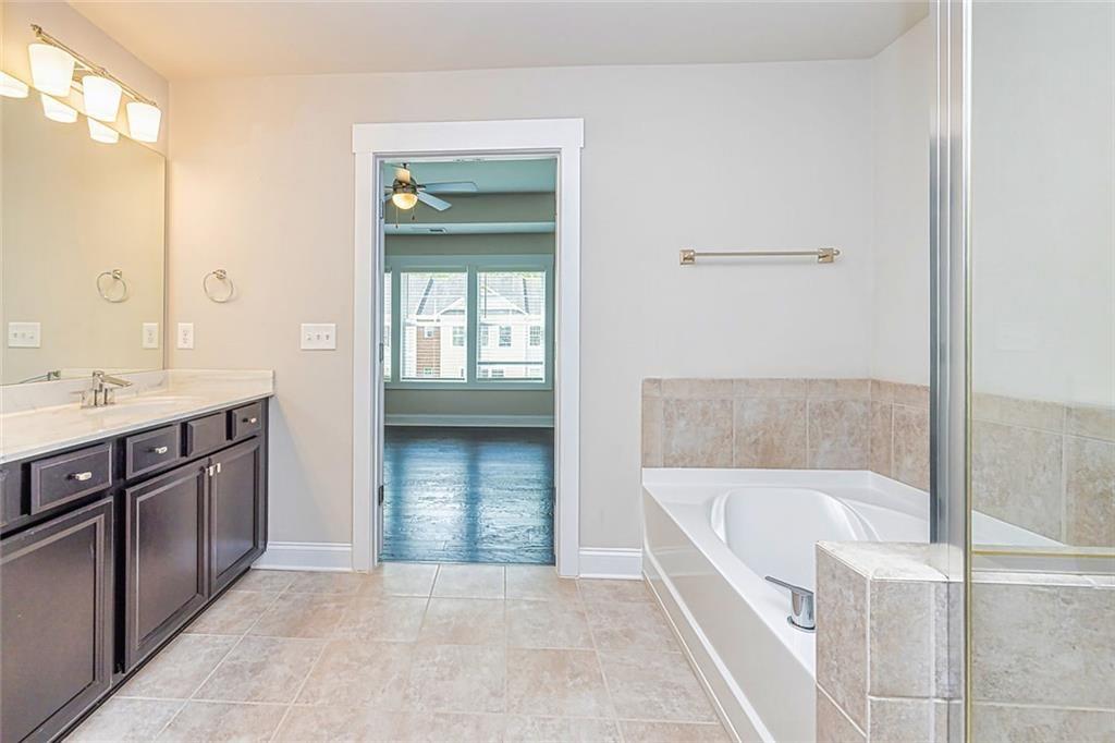 2808 White Oak Lane