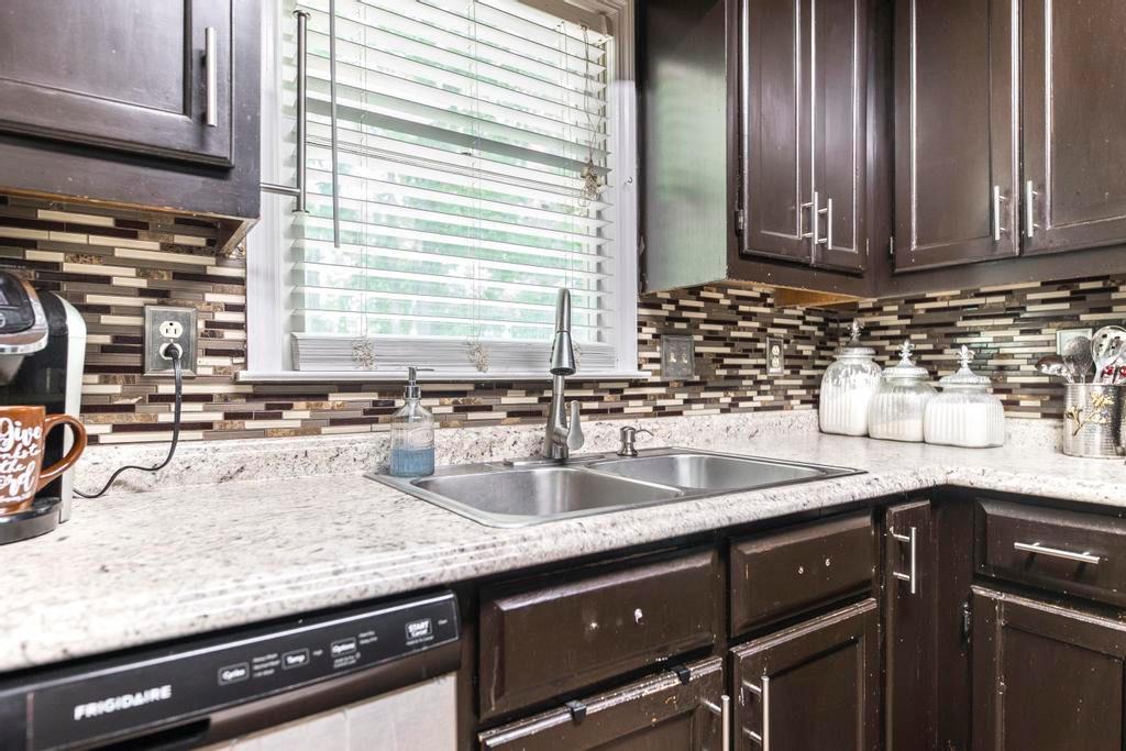 842 Will Scarlet Way
