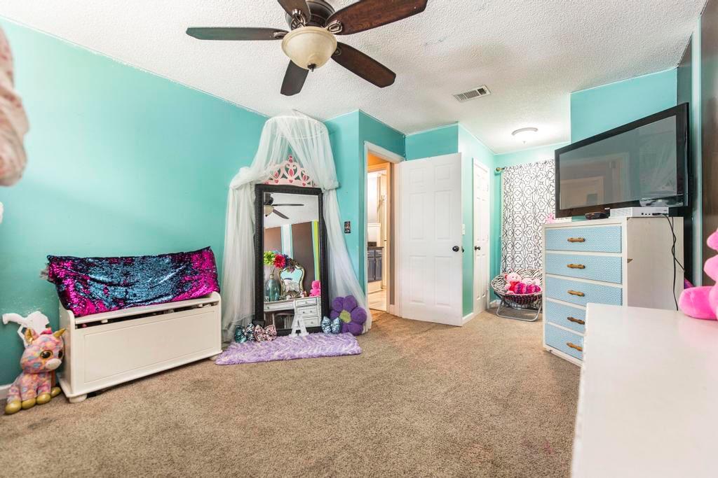 842 Will Scarlet Way
