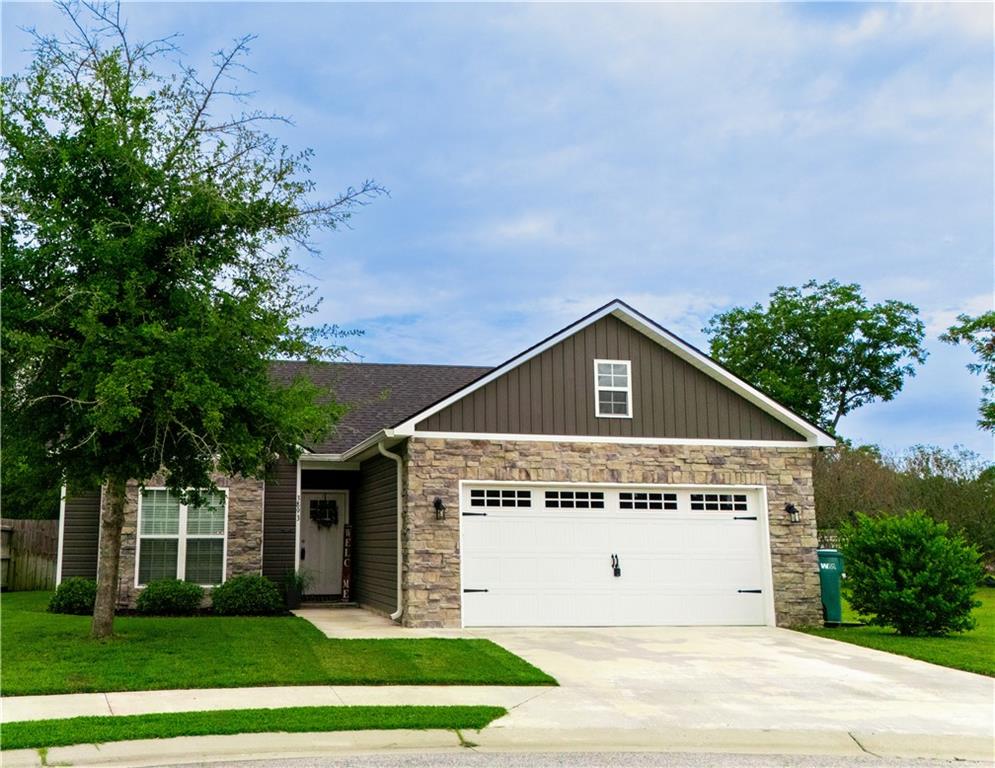 3893 Zaun Circle