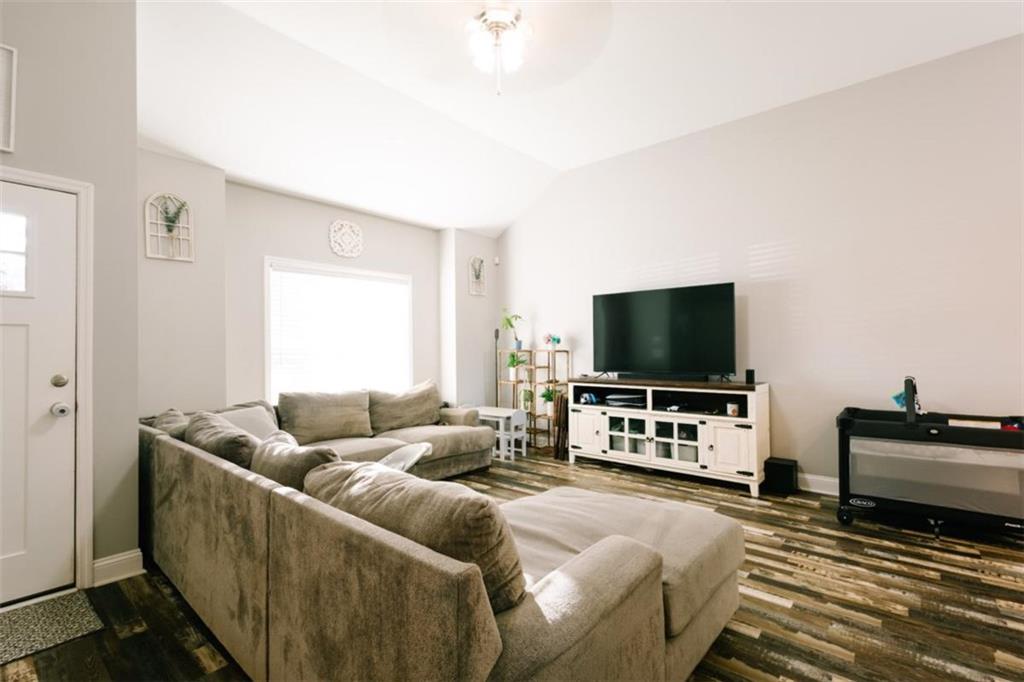 3893 Zaun Circle