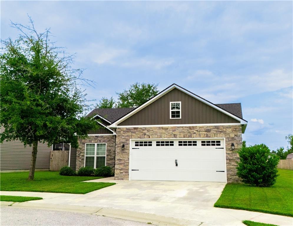 3893 Zaun Circle
