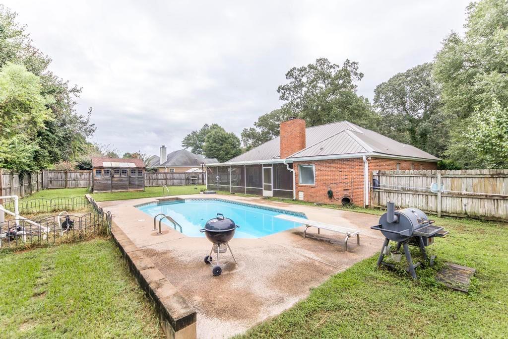 205 Woods Edge Way