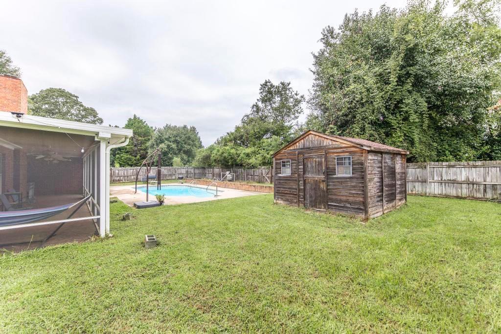 205 Woods Edge Way