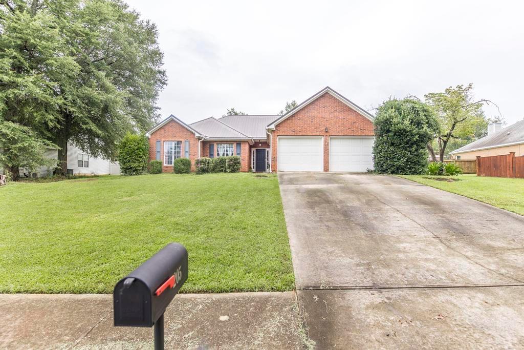 205 Woods Edge Way