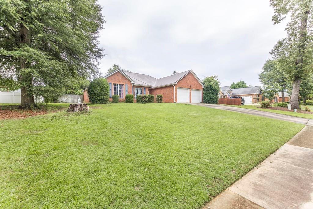 205 Woods Edge Way