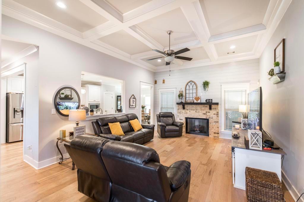 306 Rustic Live Oak Trail