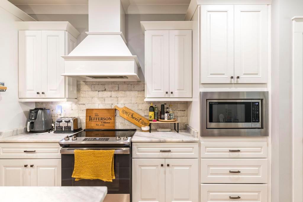 306 Rustic Live Oak Trail