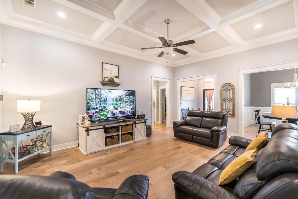 306 Rustic Live Oak Trail