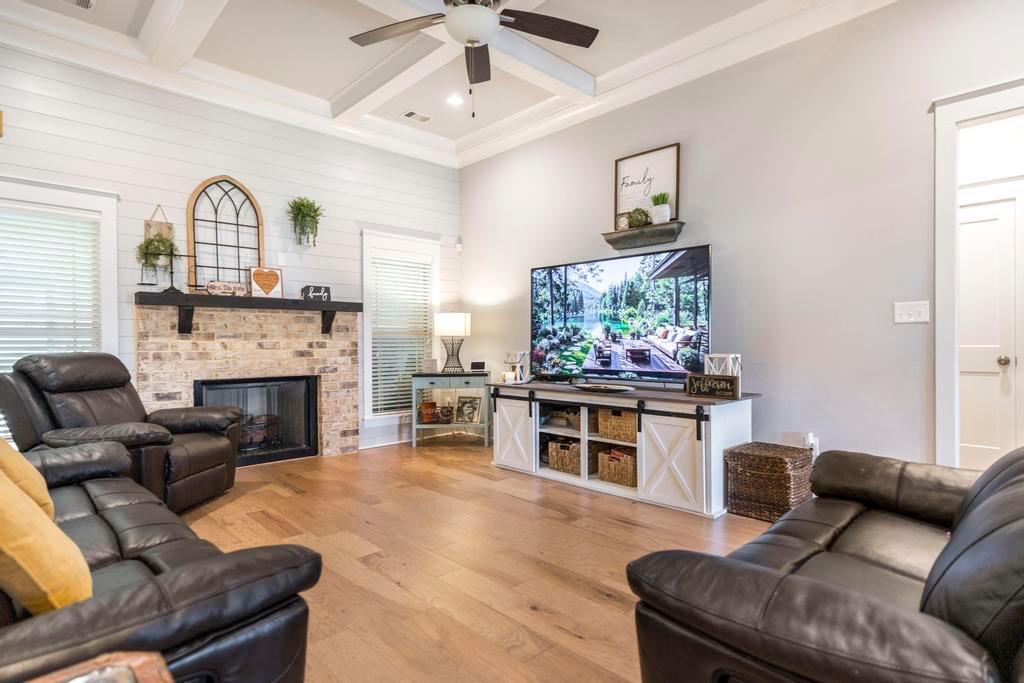 306 Rustic Live Oak Trail