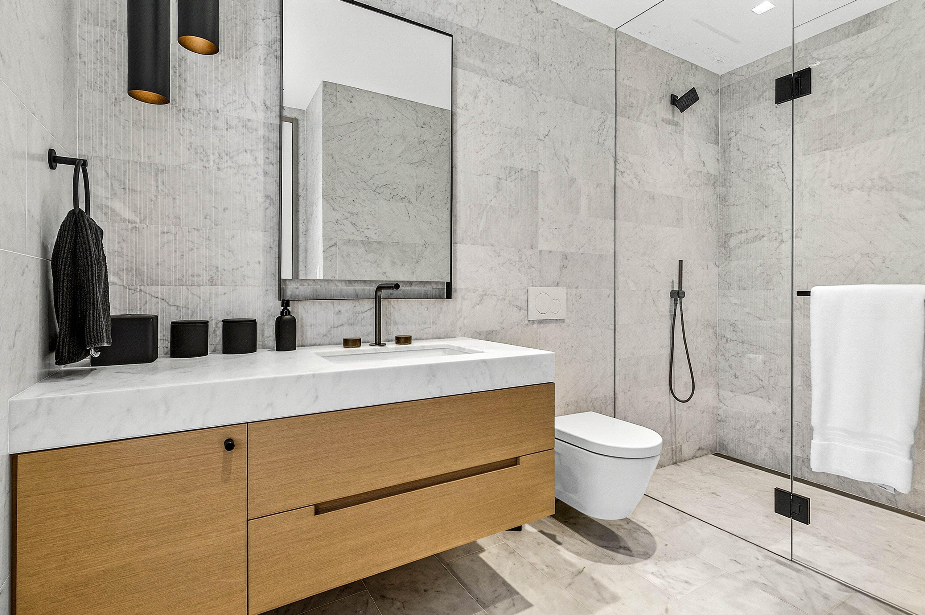 232 Seabreeze Avenue